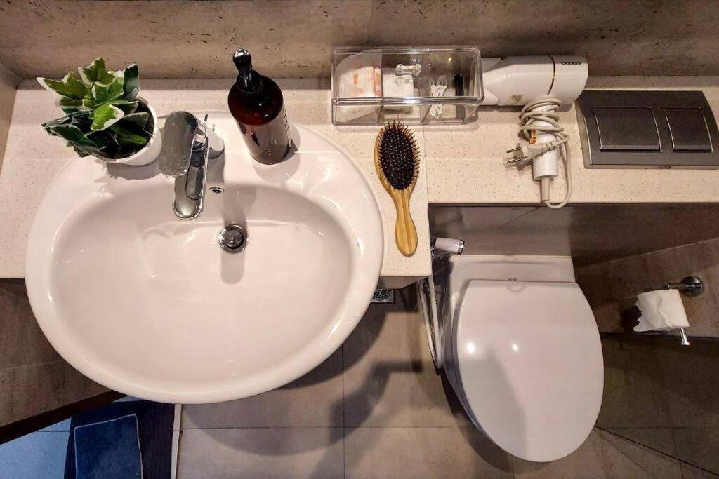 2 Bed Room Apartment In West Giacarta Esterno foto