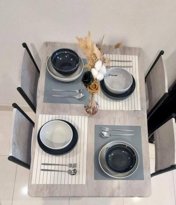 2 Bed Room Apartment In West Giacarta Esterno foto